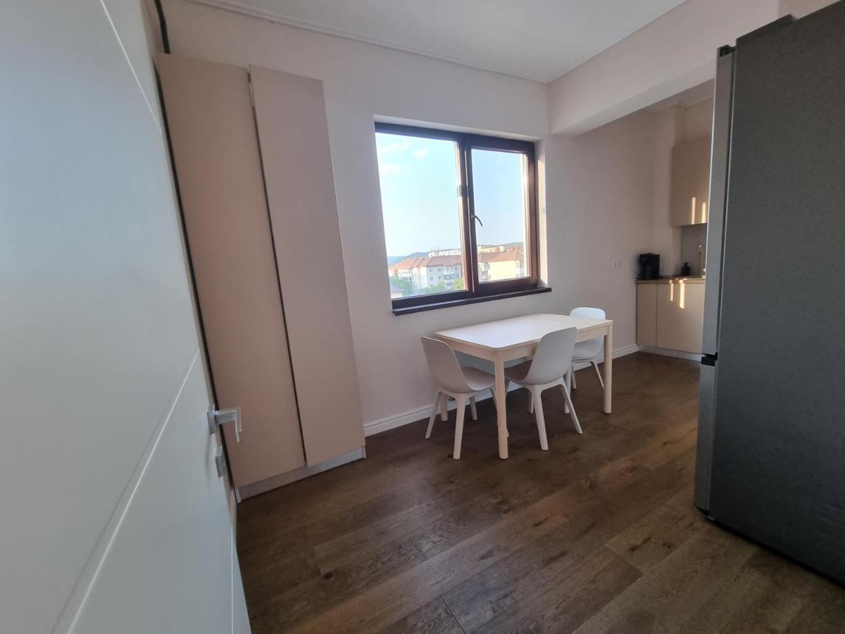 Apartament In Complex Rezidential Ramnicu Valcea Exterior photo