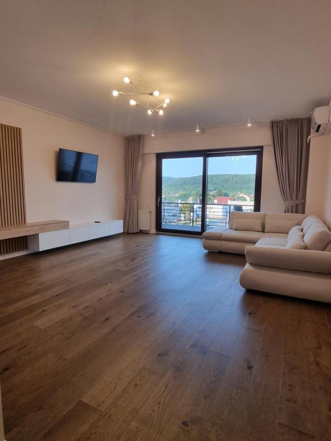 Apartament In Complex Rezidential Ramnicu Valcea Exterior photo