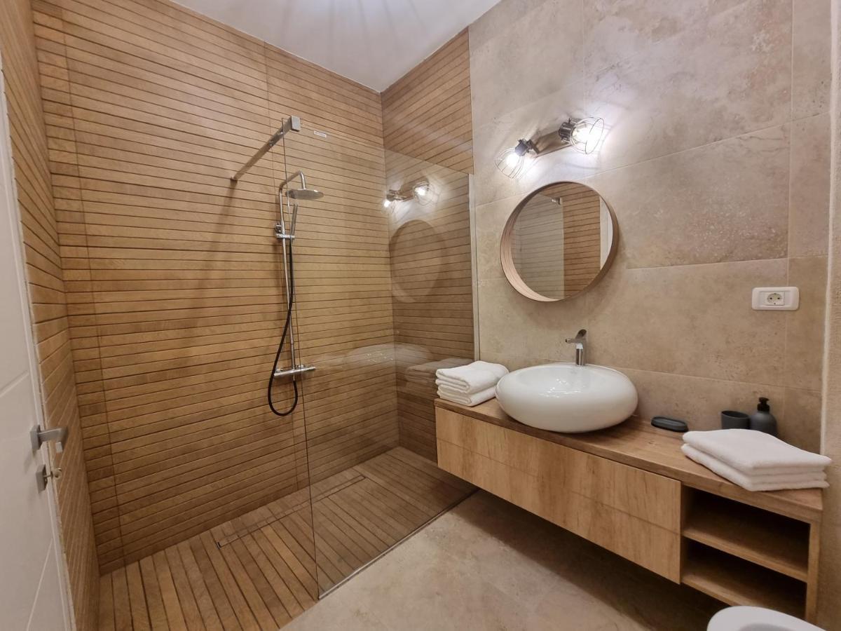 Apartament In Complex Rezidential Ramnicu Valcea Exterior photo