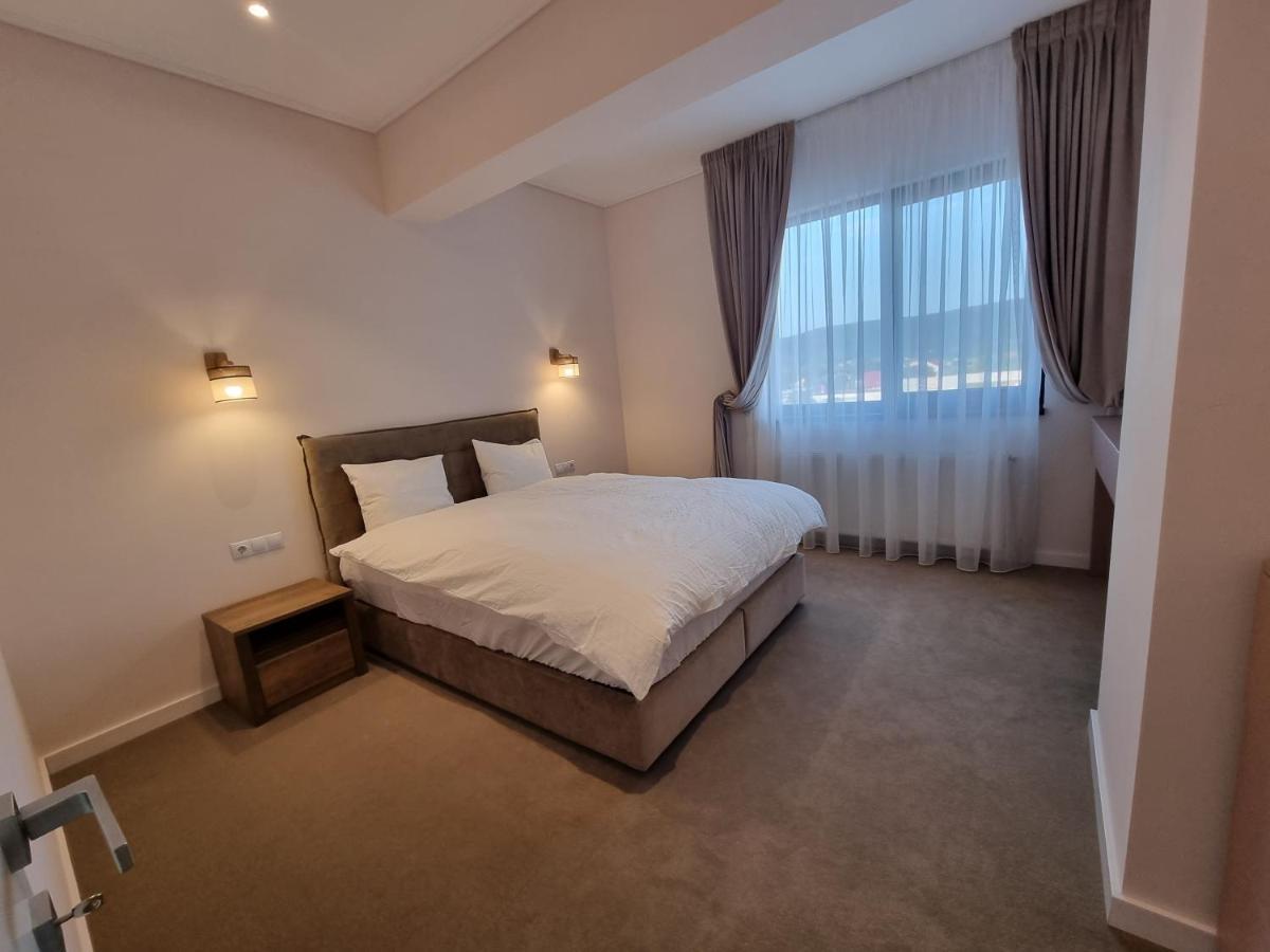 Apartament In Complex Rezidential Ramnicu Valcea Exterior photo