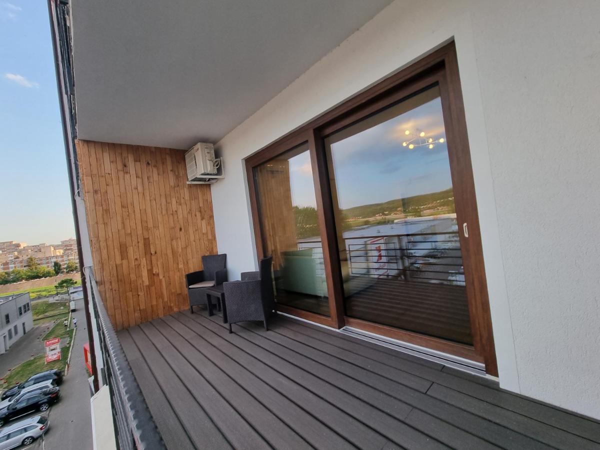 Apartament In Complex Rezidential Ramnicu Valcea Exterior photo